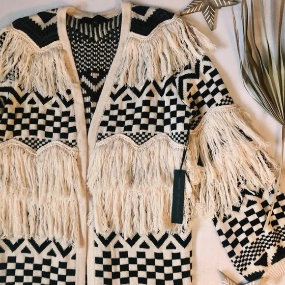 🖤HOUSE OF HARLOW FRINGE CARDIGAN 🖤